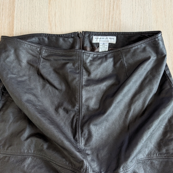 Preston & York Premiere Dark Leather Skirt - Picture 3 of 9